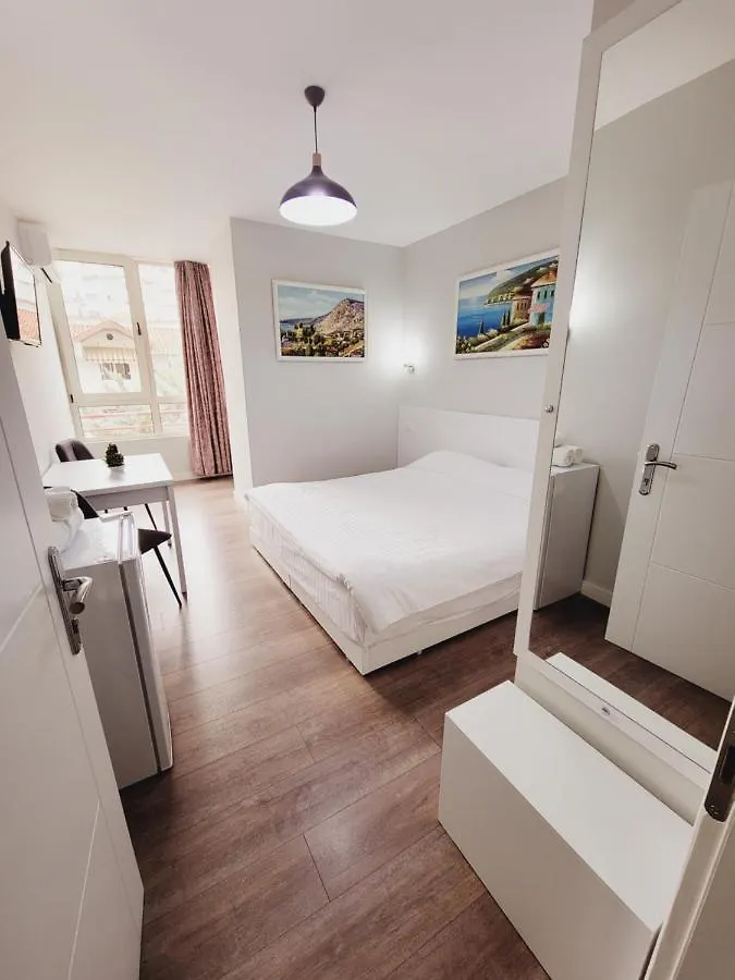 Отель Nuestra Casa Тирана Гостевой дом