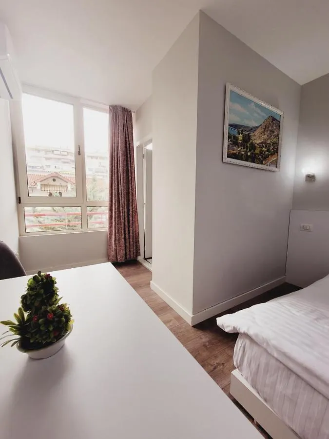 Отель Nuestra Casa Тирана