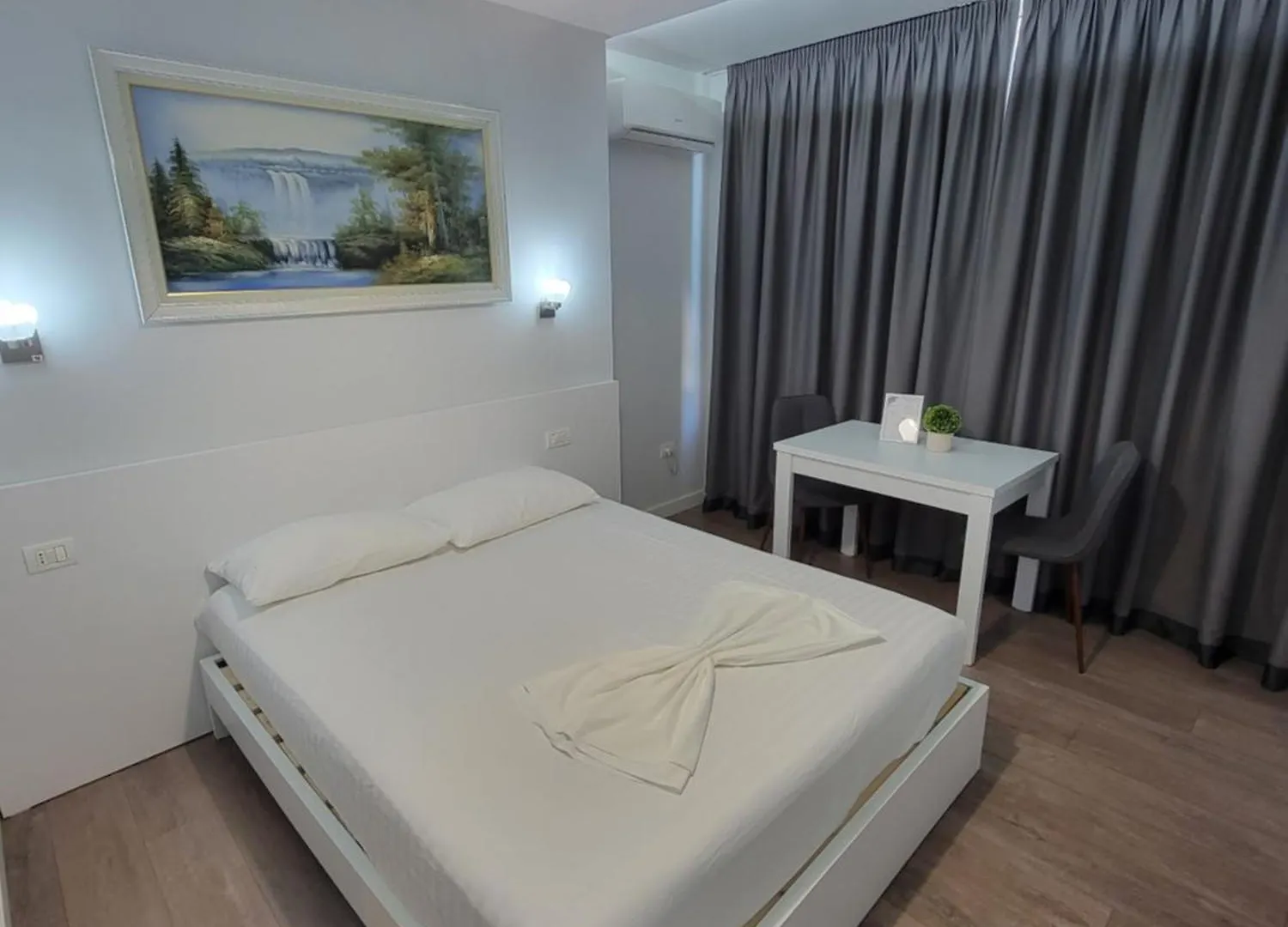 Отель Nuestra Casa Тирана 0*,  Албания